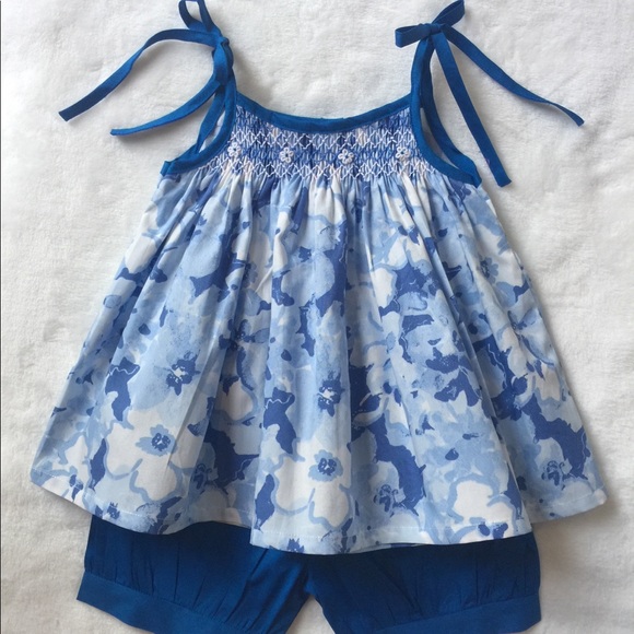 SOLD Tied strings smocked short set size 5/6 - Picture 2 of 2